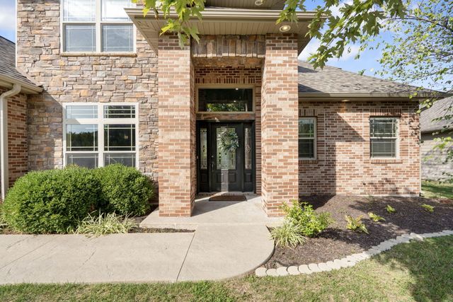 2109 AUGUST BRIGGS DR, Columbia, MO 65201
