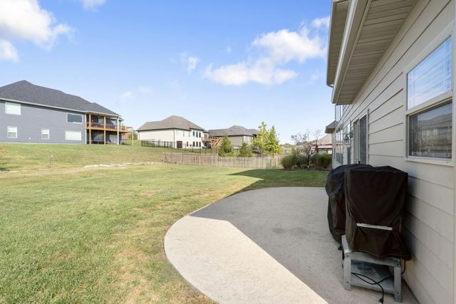 2109 AUGUST BRIGGS DR, Columbia, MO 65201