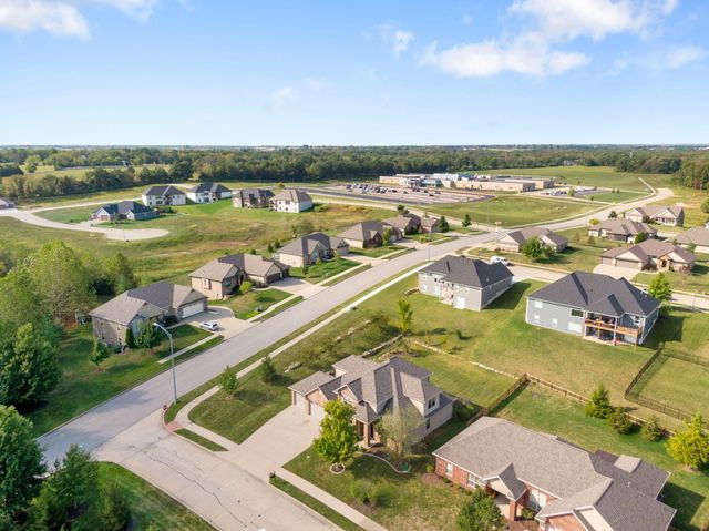 2109 AUGUST BRIGGS DR, Columbia, MO 65201