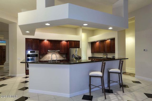 10249 N 64TH Street, Paradise Valley, AZ 85253