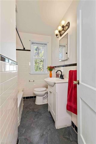 4 Montgomery ST, Portsmouth, VA 23707