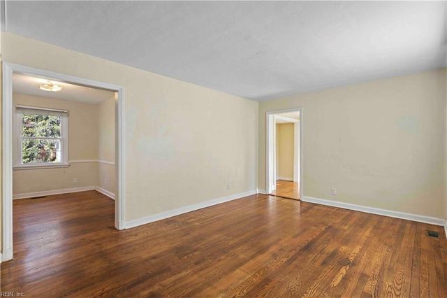 4 Montgomery ST, Portsmouth, VA 23707