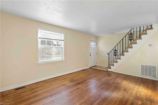 4 Montgomery ST, Portsmouth, VA 23707