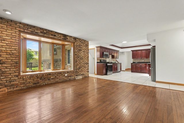 6351 W 124th Place, Palos Heights, IL 60463