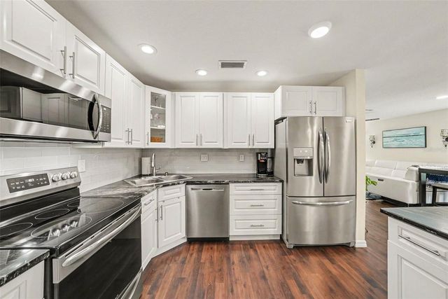 12405 EAGLESWOOD DRIVE B, Hudson, FL 34667