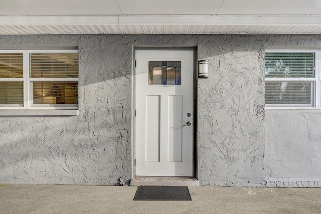 2018 WINDSOR WAY, Tampa, FL 33619