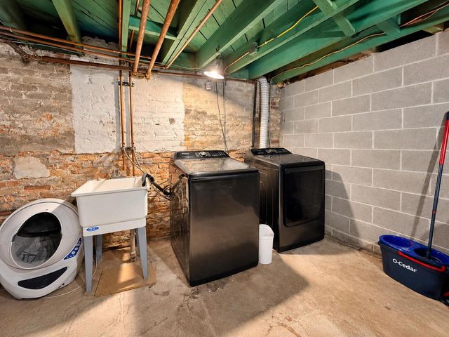 4812 W Vliet STREET, Milwaukee, WI 53208