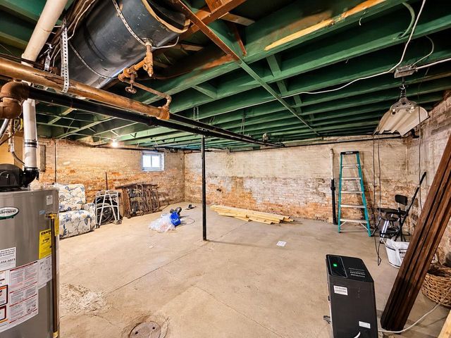 4812 W Vliet STREET, Milwaukee, WI 53208