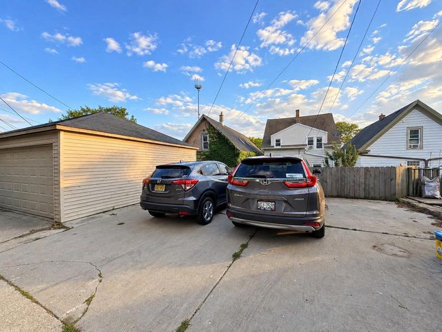 4812 W Vliet STREET, Milwaukee, WI 53208