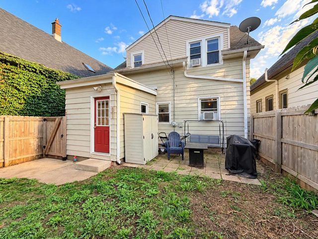 4812 W Vliet STREET, Milwaukee, WI 53208