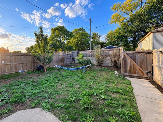 4812 W Vliet STREET, Milwaukee, WI 53208