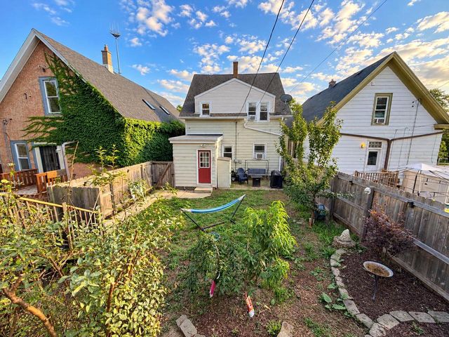 4812 W Vliet STREET, Milwaukee, WI 53208
