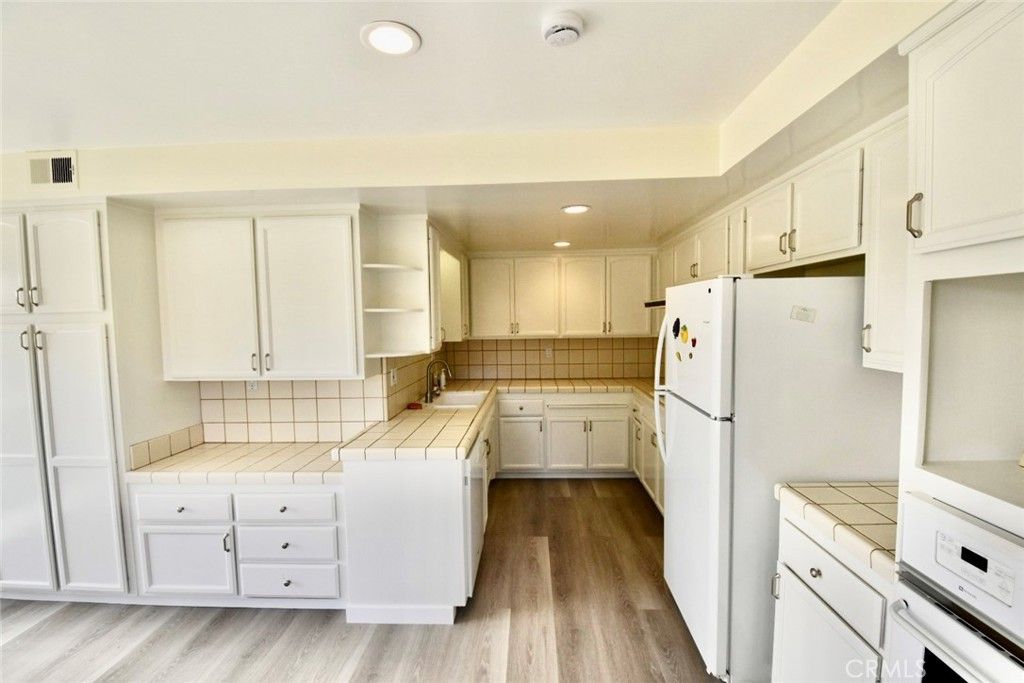 Image 7 of property listing at 20619 Toluca Avenue, Torrance, CA 90503