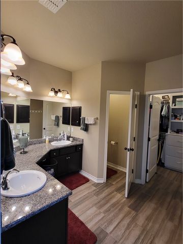 2526 Las Estrellas St, Corpus Christi, TX 78414