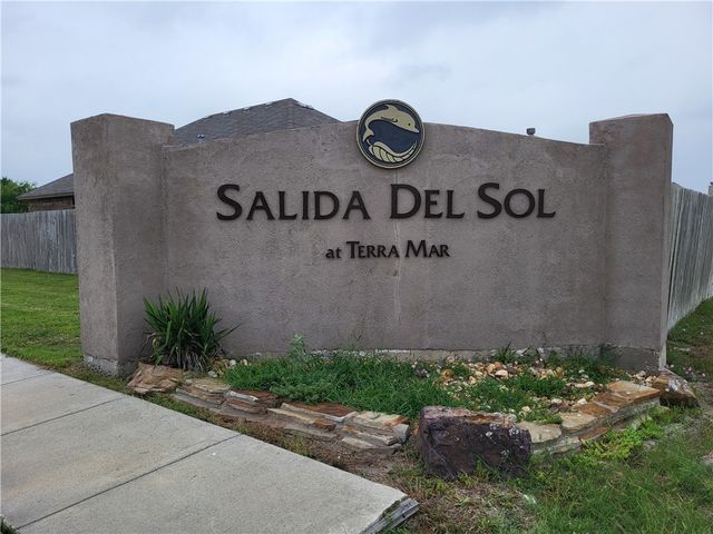 2526 Las Estrellas St, Corpus Christi, TX 78414
