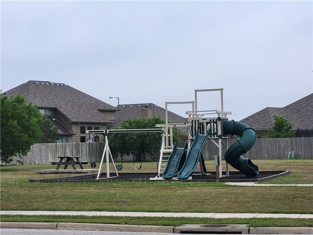 2526 Las Estrellas St, Corpus Christi, TX 78414
