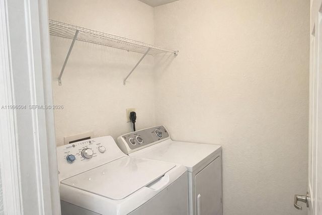 11605 NW 89th St 220, Doral, FL 33178