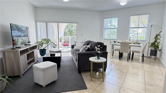 11605 NW 89th St 220, Doral, FL 33178