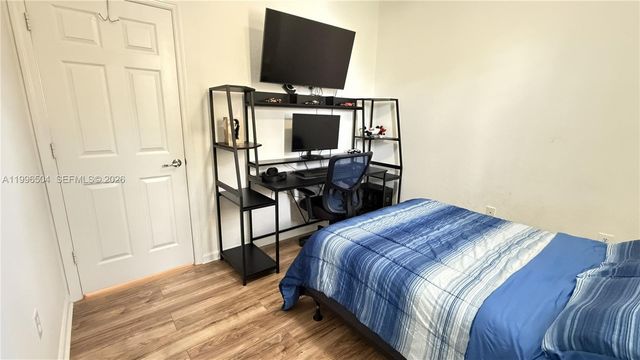 11605 NW 89th St 220, Doral, FL 33178