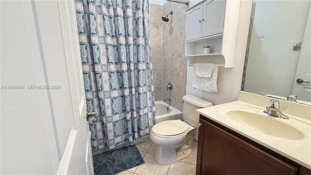 11605 NW 89th St 220, Doral, FL 33178