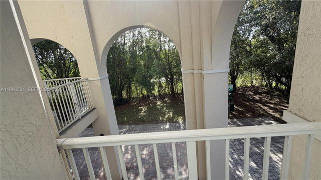 11605 NW 89th St 220, Doral, FL 33178