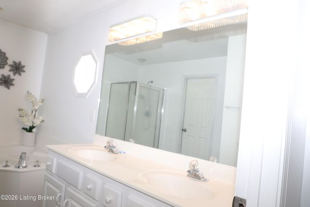 12016 Hudson View Ct, Louisville, KY 40299