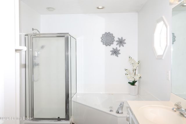 12016 Hudson View Ct, Louisville, KY 40299