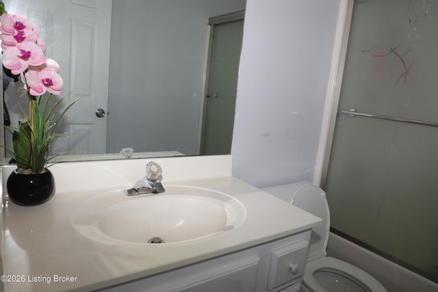 12016 Hudson View Ct, Louisville, KY 40299