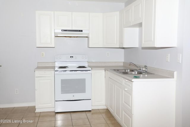 12016 Hudson View Ct, Louisville, KY 40299