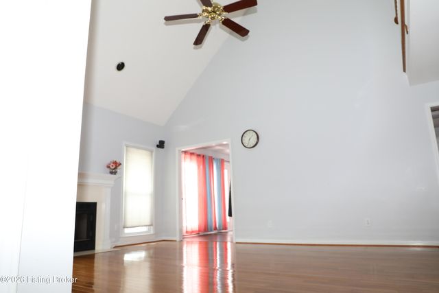 12016 Hudson View Ct, Louisville, KY 40299