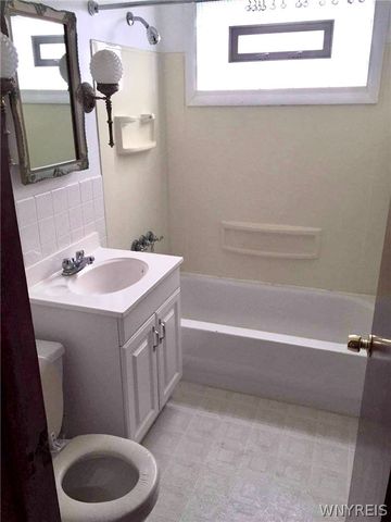 224 Ivyhurst Circle, Amherst, NY 14226