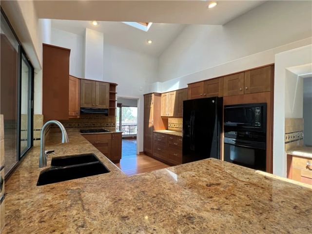 8 Valley View, Irvine, CA 92612