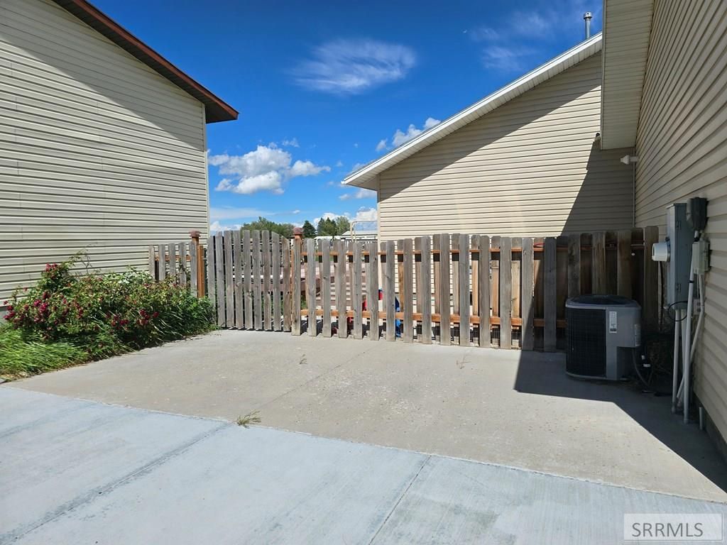 Image 10 of property listing at 3927 E 400 N, Rigby, ID 83442