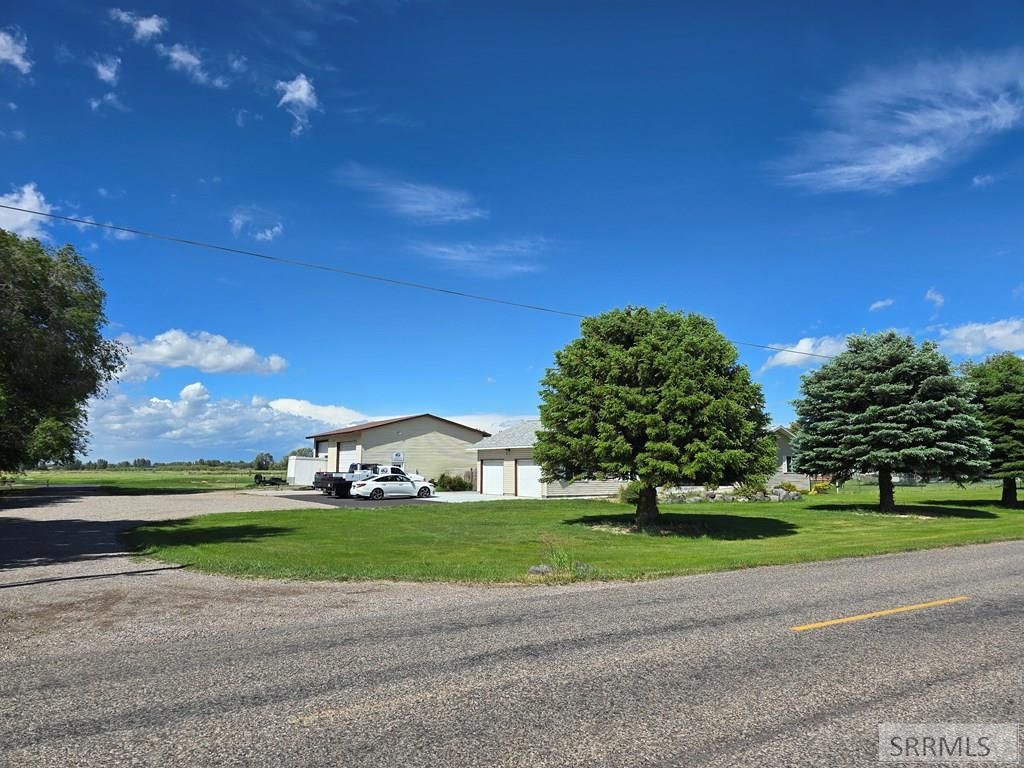 Image 3 of property listing at 3927 E 400 N, Rigby, ID 83442