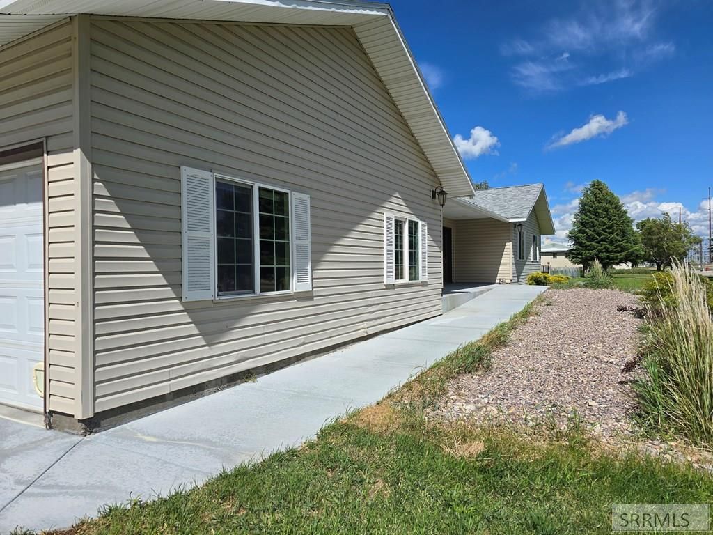 Image 7 of property listing at 3927 E 400 N, Rigby, ID 83442