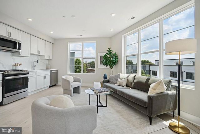 901 19TH ST NE #B3, Washington, DC 20002