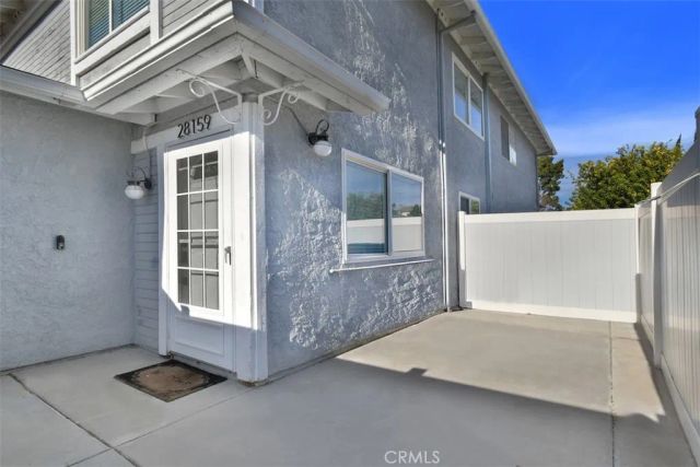 28159 Robin Ave, Saugus, CA 91350