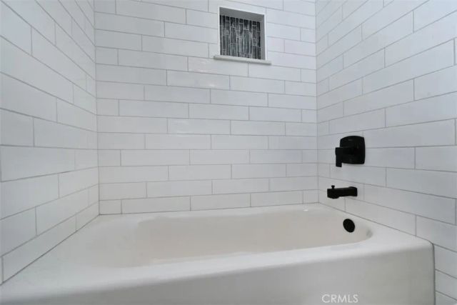 28159 Robin Ave, Saugus, CA 91350