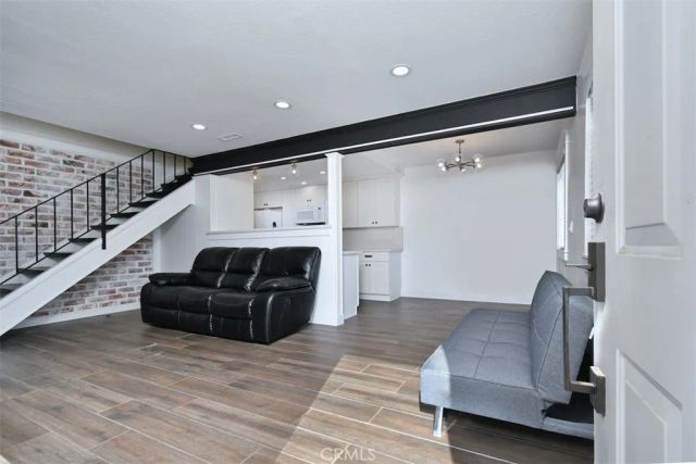 28159 Robin Ave, Saugus, CA 91350