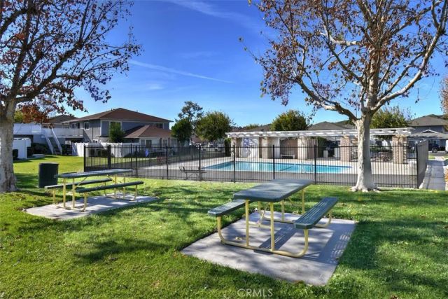 28159 Robin Ave, Saugus, CA 91350