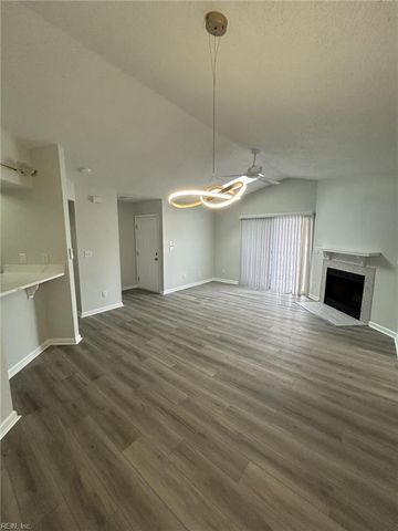 1424 Becks CT, Virginia Beach, VA 23464
