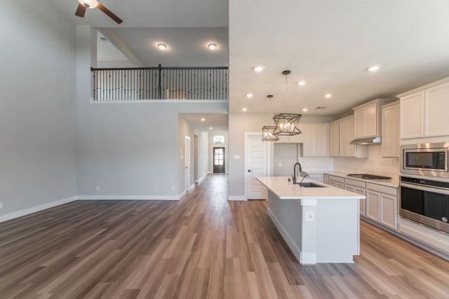 2016 Woodland Park Court, Conroe, TX 77384