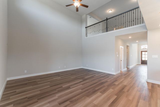 2016 Woodland Park Court, Conroe, TX 77384