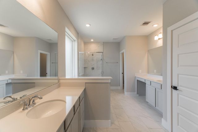2016 Woodland Park Court, Conroe, TX 77384