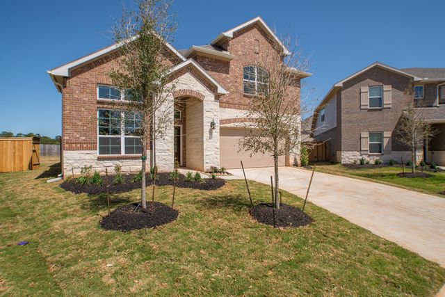 2016 Woodland Park Court, Conroe, TX 77384