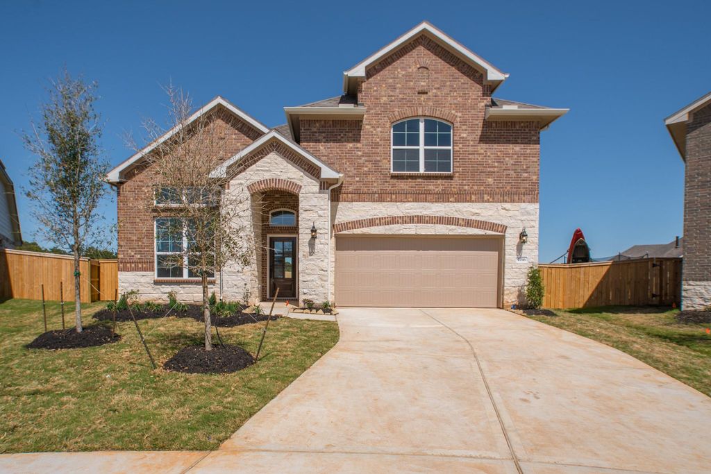 2016 Woodland Park Court, Conroe, TX 77384
