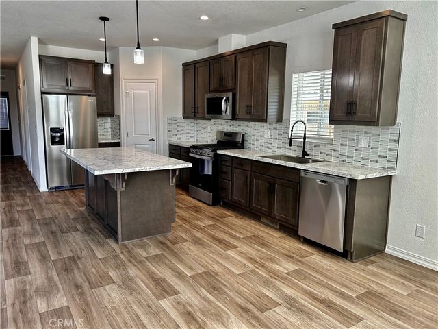 2205 W Acacia Ave 93, Hemet, CA 92545