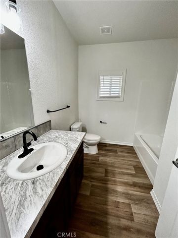 2205 W Acacia Ave 93, Hemet, CA 92545
