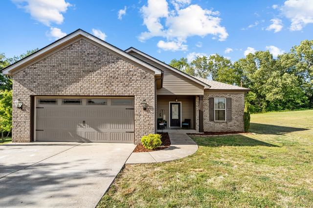 18010 Castle Ct, Bon Aqua, TN 37025
