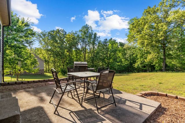 18010 Castle Ct, Bon Aqua, TN 37025